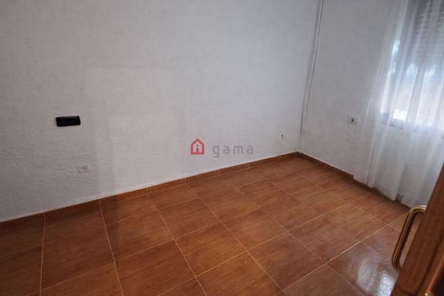 3 slaapkamer Rijtjeshuis te koop in Burriana / Borriana - € 130.000 (Ref: 9962304)