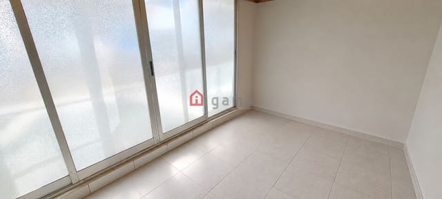 3 slaapkamer Rijtjeshuis te koop in Burriana / Borriana - € 130.000 (Ref: 9962304)
