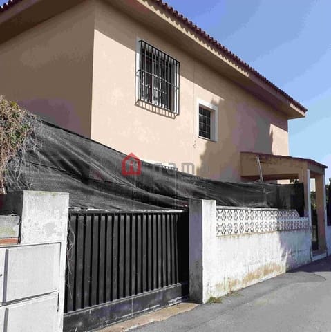 Chalet de 4 habitaciones en Vinaròs en venta con garaje - 235.000 € (Ref: 9985241)