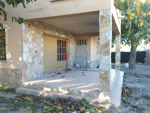 Chalet de 4 habitaciones en Vinaròs en venta con garaje - 235.000 € (Ref: 9985241)