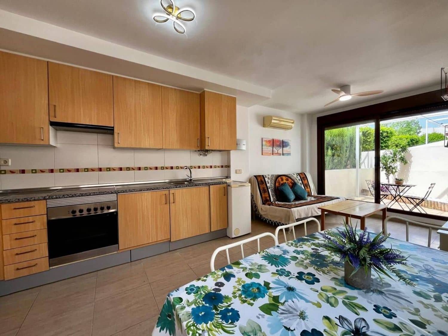 1 slaapkamer Appartement te koop in Sant Jordi met zwembad garage - € 118.000 (Ref: 10010117)