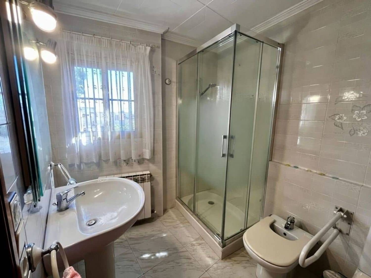6 bedroom Villa for sale in Sant Jordi with garage - € 375,000 (Ref: 10010118)