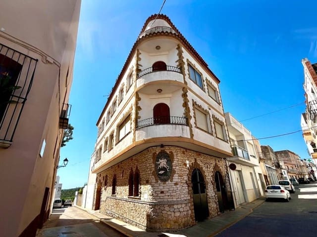 6 bedroom Villa for sale in Sant Jordi with garage - € 375,000 (Ref: 10010118)
