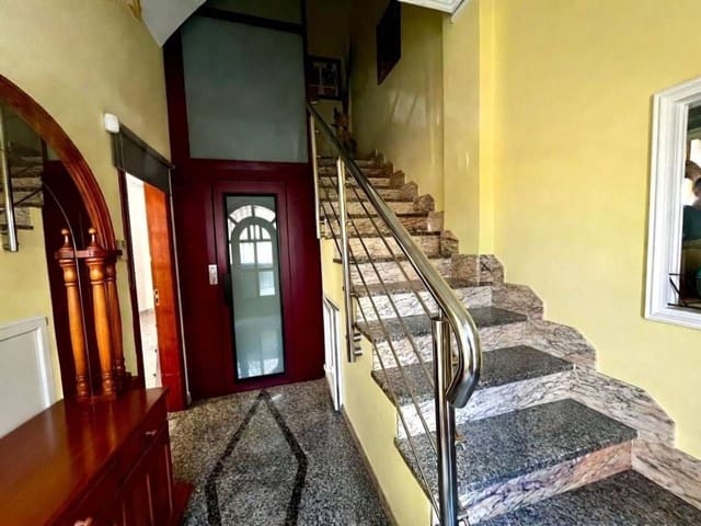 6 bedroom Villa for sale in Sant Jordi with garage - € 375,000 (Ref: 10010118)