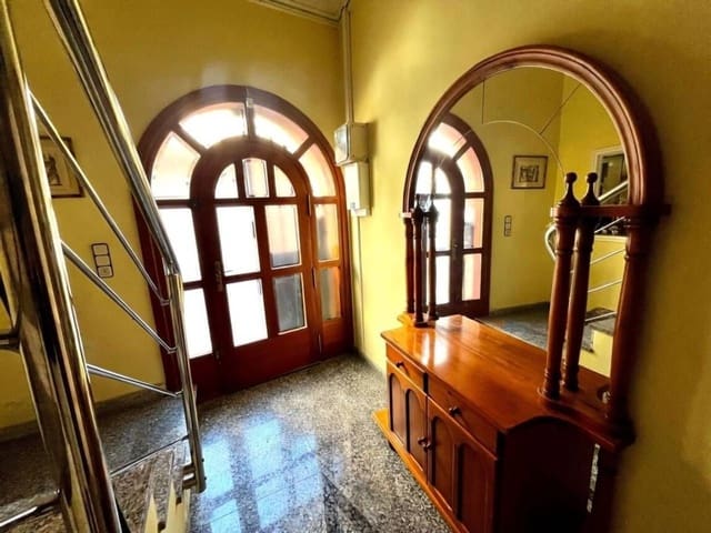 6 bedroom Villa for sale in Sant Jordi with garage - € 375,000 (Ref: 10010118)