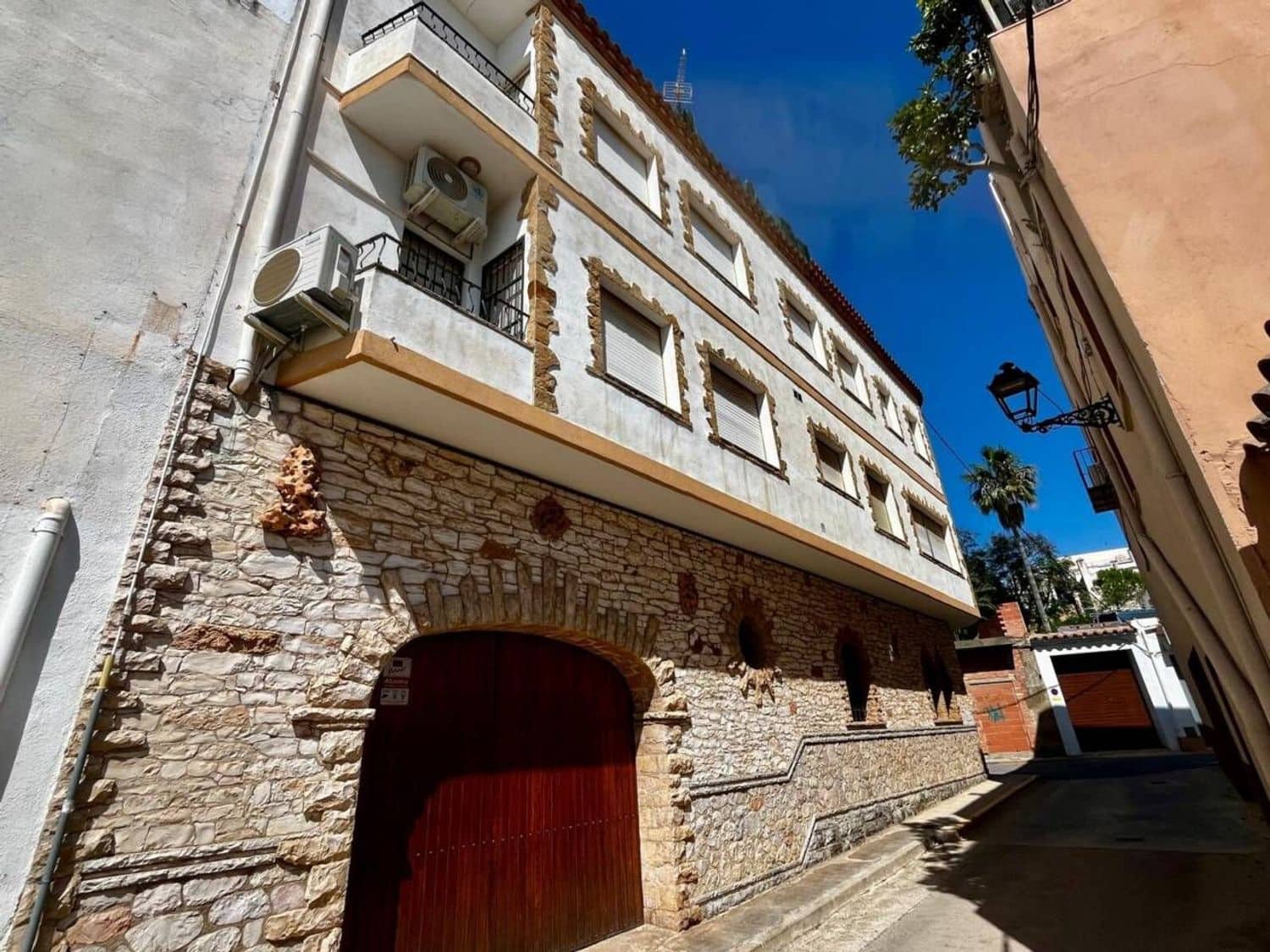 6 bedroom Villa for sale in Sant Jordi with garage - € 375,000 (Ref: 10010118)