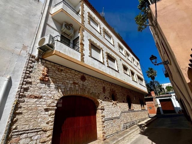 6 bedroom Villa for sale in Sant Jordi with garage - € 375,000 (Ref: 10010118)