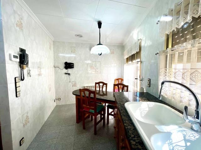 6 bedroom Villa for sale in Sant Jordi with garage - € 375,000 (Ref: 10010118)