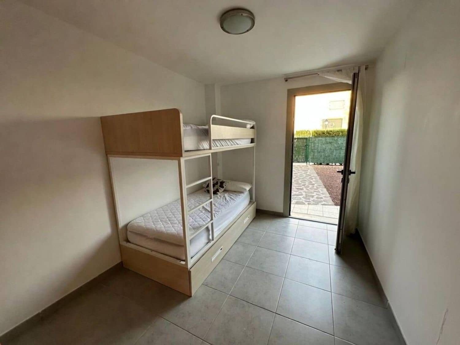 Appartement de 2 chambres à louer à Sant Jordi avec piscine - 850 € (Ref: 10029998)