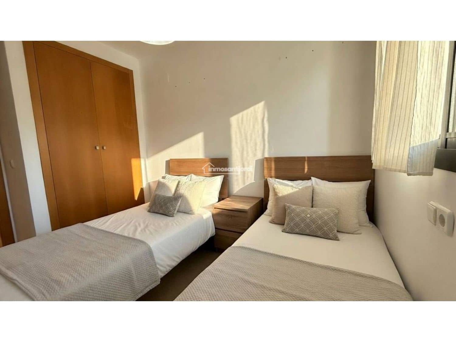 2 bedroom Apartment for sale in Sant Jordi with pool garage - € 140,000 (Ref: 10186390)