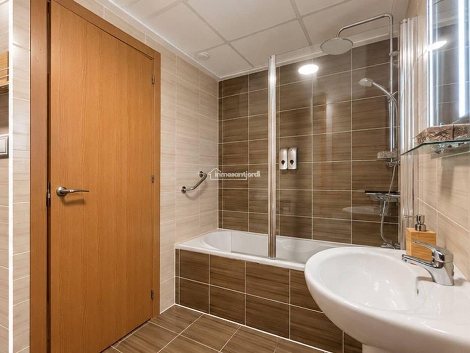 2 bedroom Apartment for sale in Sant Jordi with pool garage - € 154,000 (Ref: 10186391)