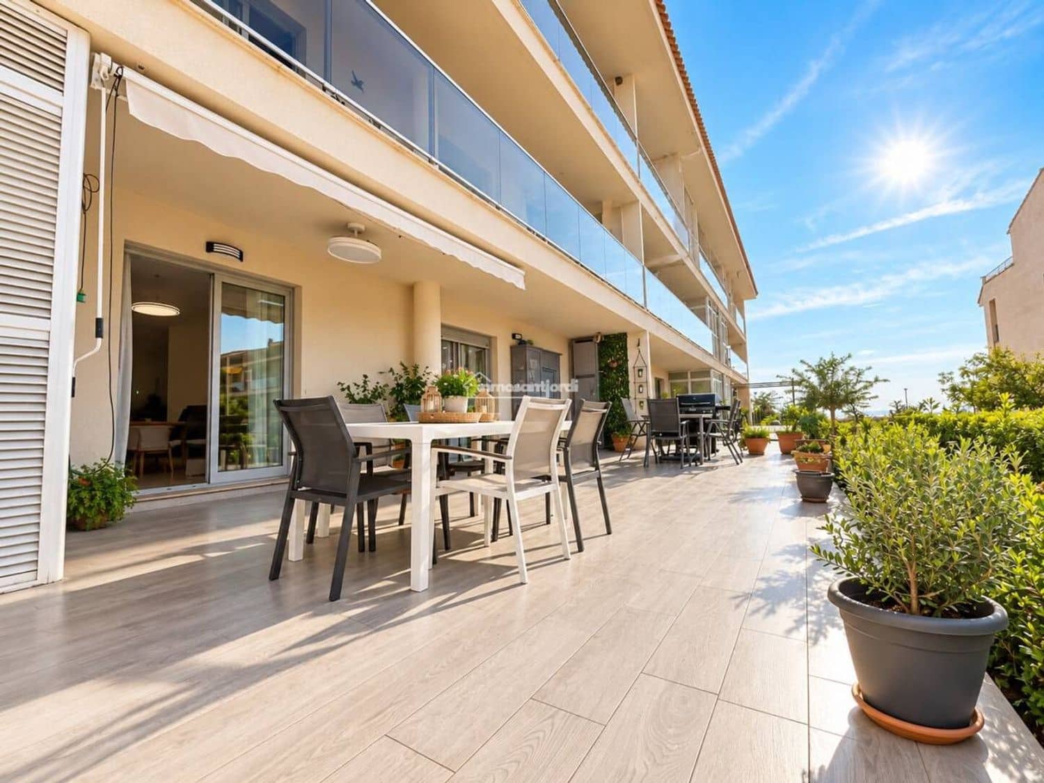 2 bedroom Apartment for sale in Sant Jordi with pool garage - € 160,000 (Ref: 10186395)