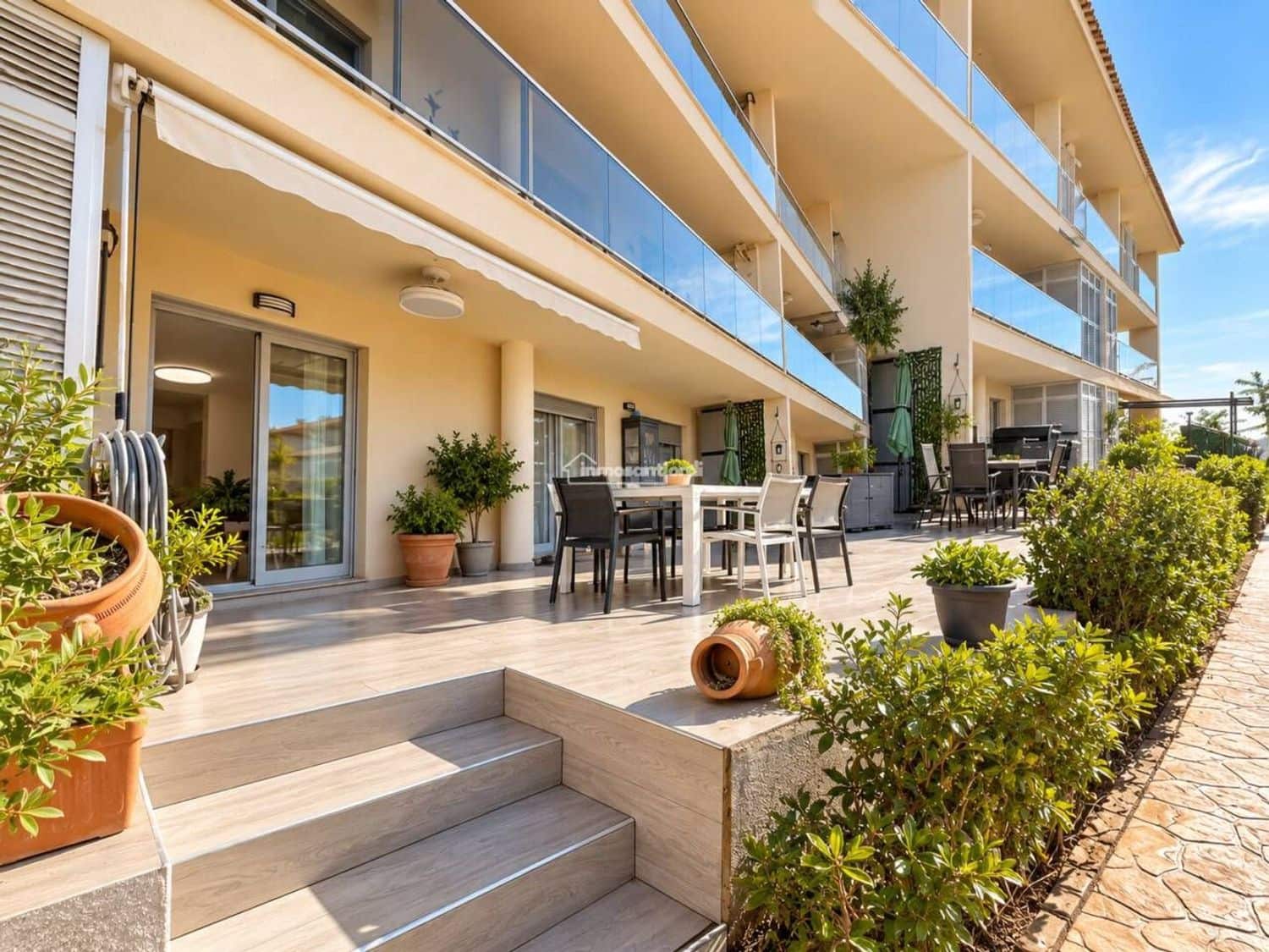 2 bedroom Apartment for sale in Sant Jordi with pool garage - € 160,000 (Ref: 10186395)