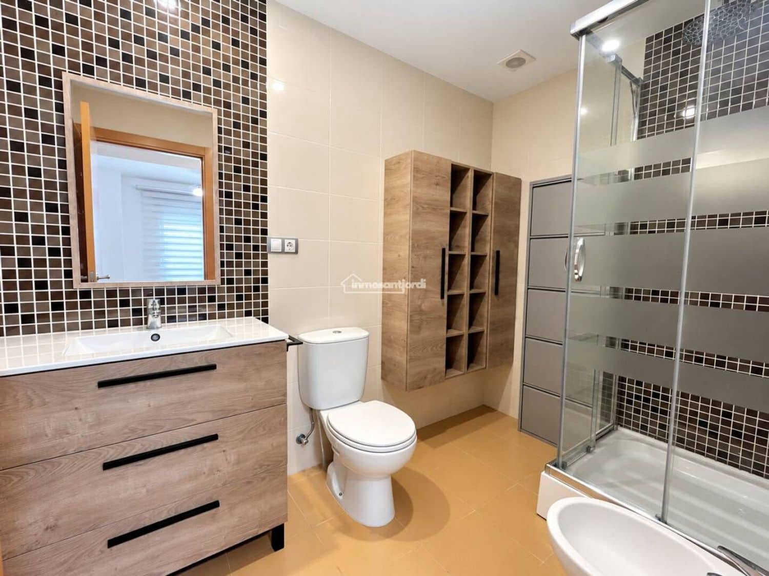 2 bedroom Apartment for sale in Sant Jordi with pool garage - € 160,000 (Ref: 10186395)