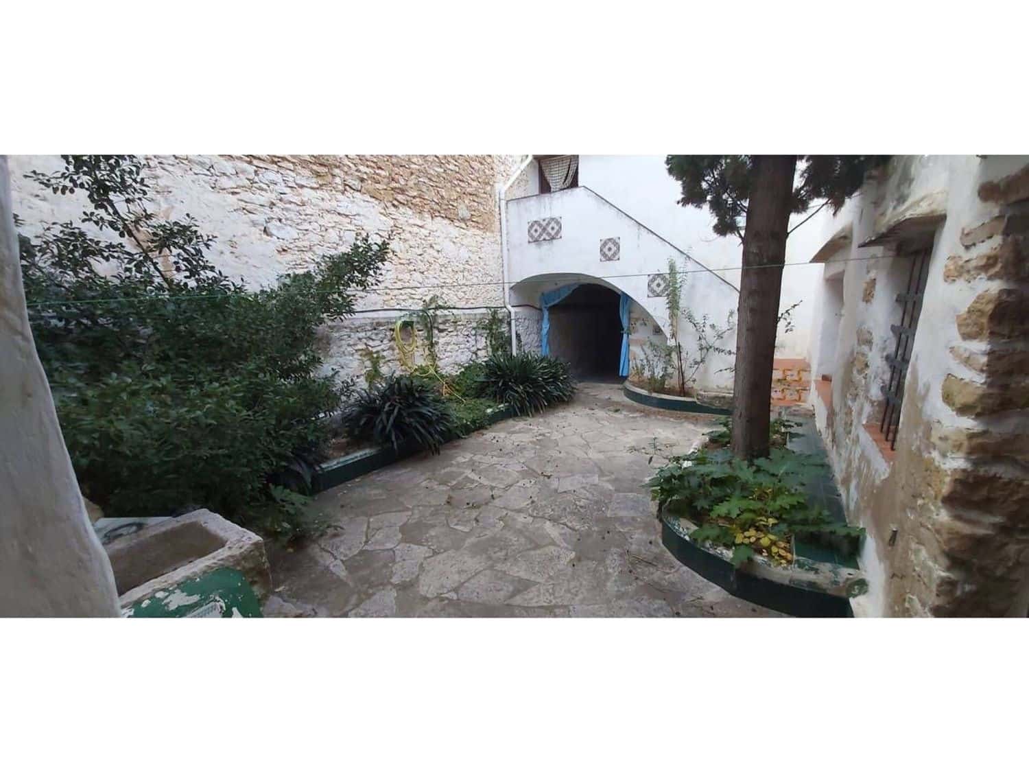 8 soveværelse Villa til salg i Sant Jordi med garage - € 330.000 (Ref: 8956846)