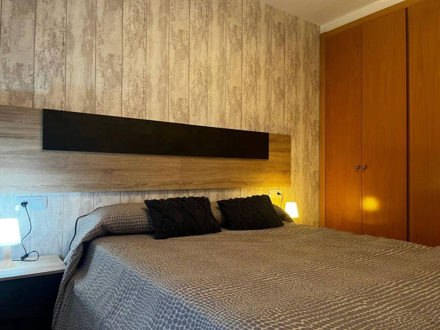 2 bedroom Apartment for rent in Sant Jordi with pool garage - € 700 (Ref: 9382018)