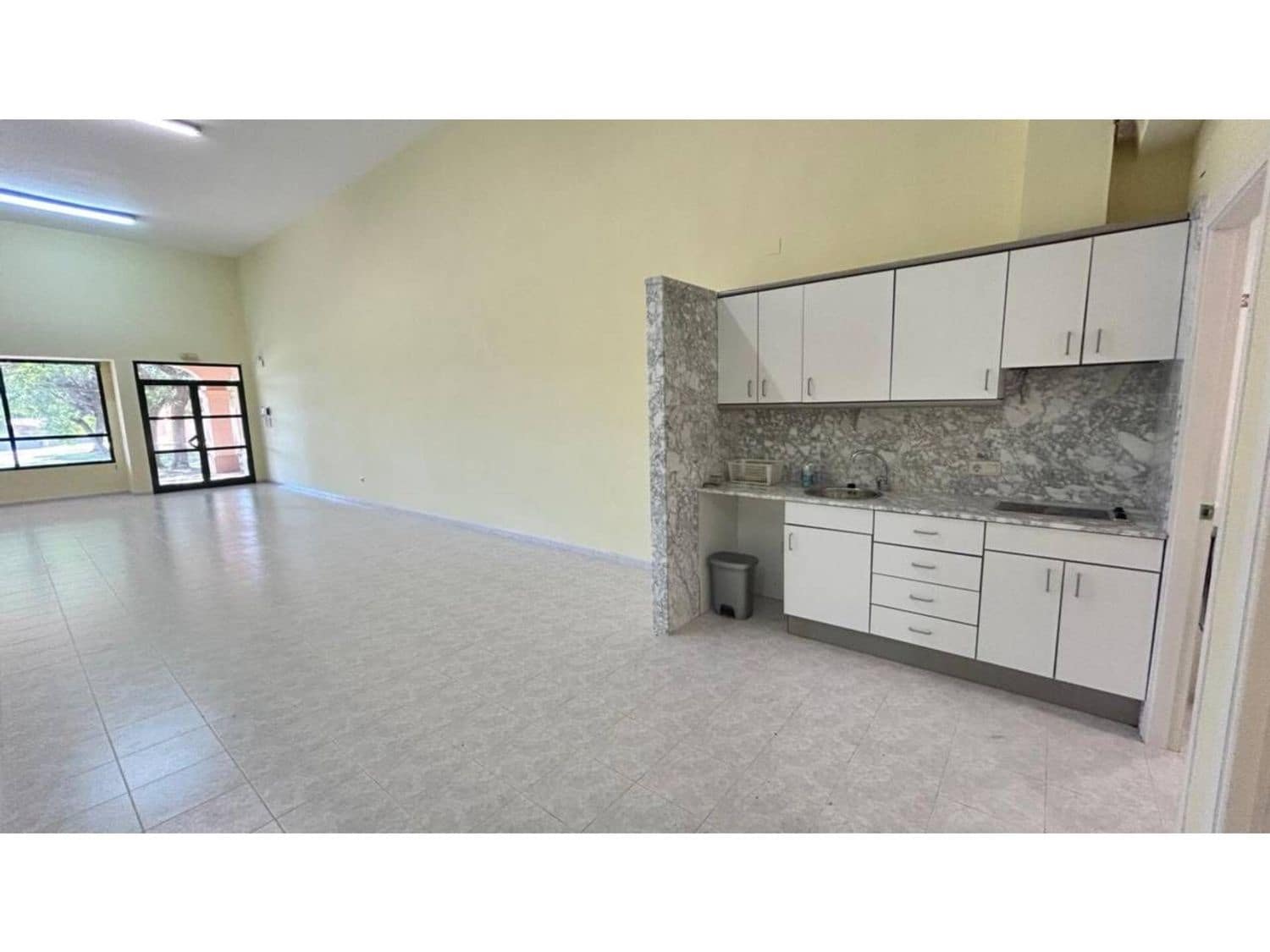 Commercieel te huur in Sant Jordi - € 800 (Ref: 9382329)