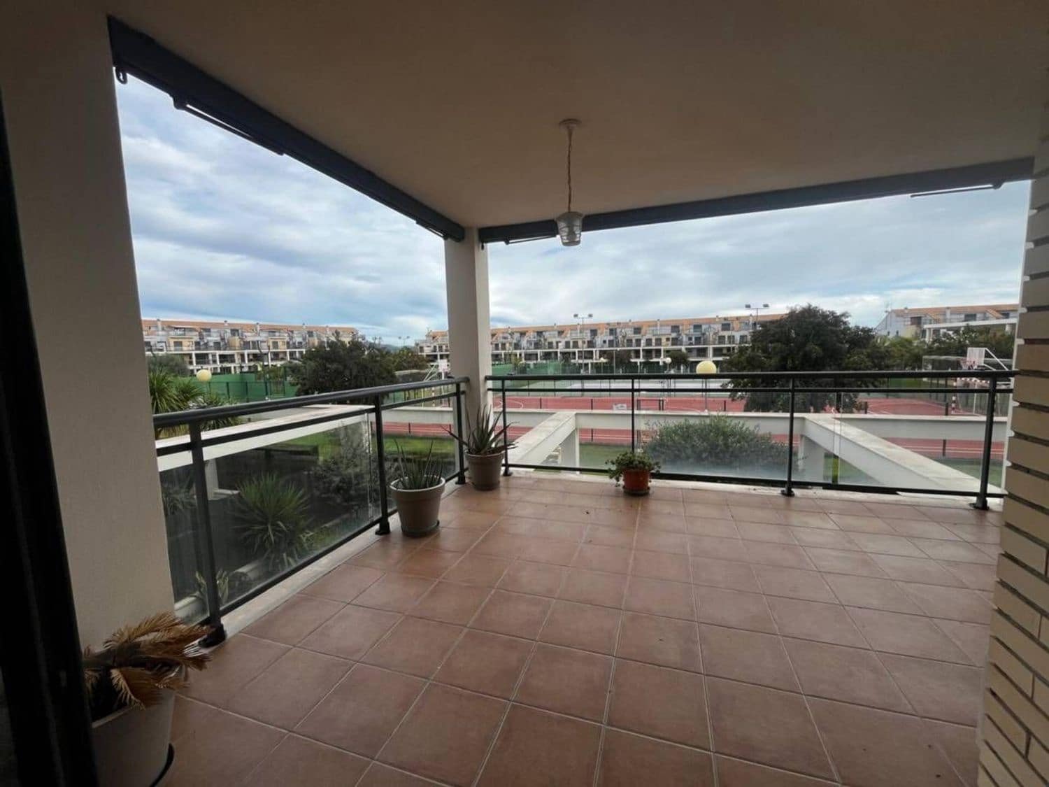 2 slaapkamer Appartement te huur in Sant Jordi met zwembad garage - € 700 (Ref: 9415365)