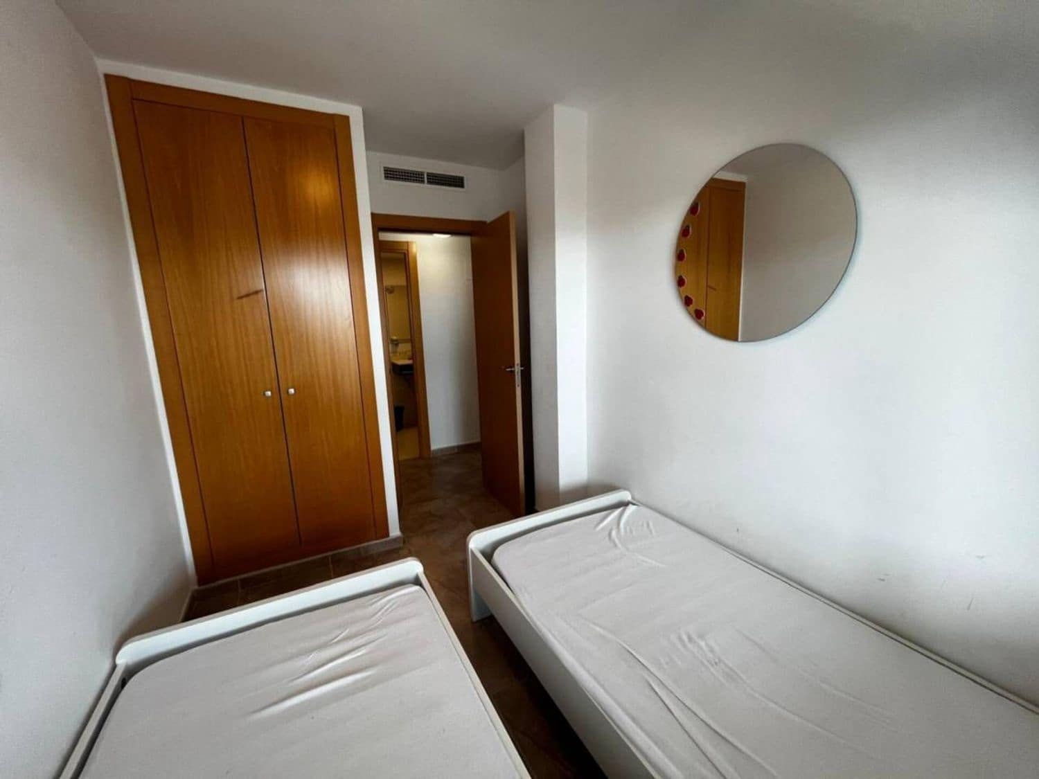 2 slaapkamer Appartement te huur in Sant Jordi met zwembad garage - € 700 (Ref: 9415365)