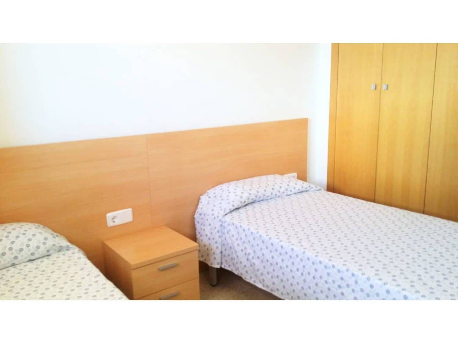 1 slaapkamer Appartement te huur in Sant Jordi met zwembad garage - € 500 (Ref: 9418978)