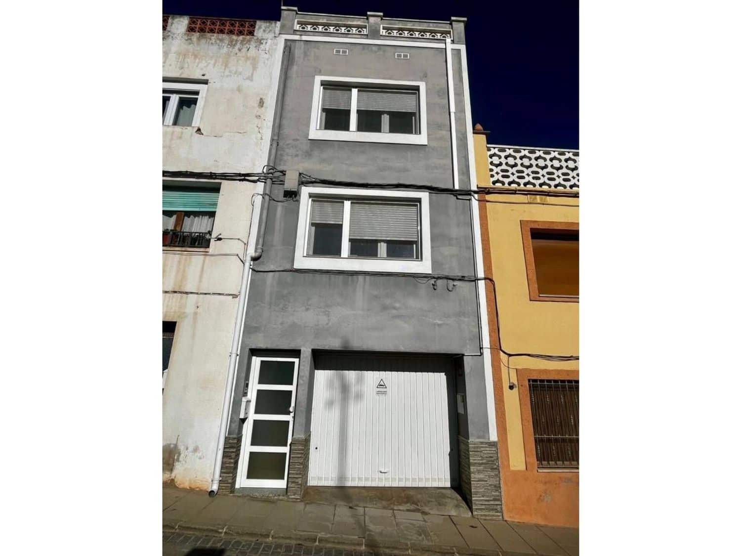 3 bedroom Townhouse for sale in Sant Jordi with garage - € 129,000 (Ref: 9439678)