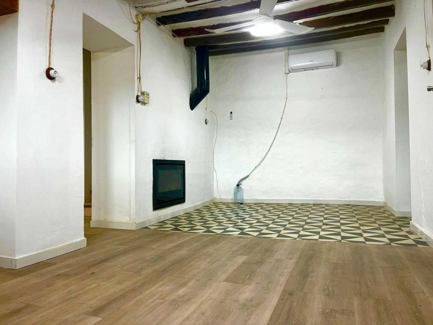 4 soveværelse Villa til salg i Sant Jordi med garage - € 140.000 (Ref: 9568018)