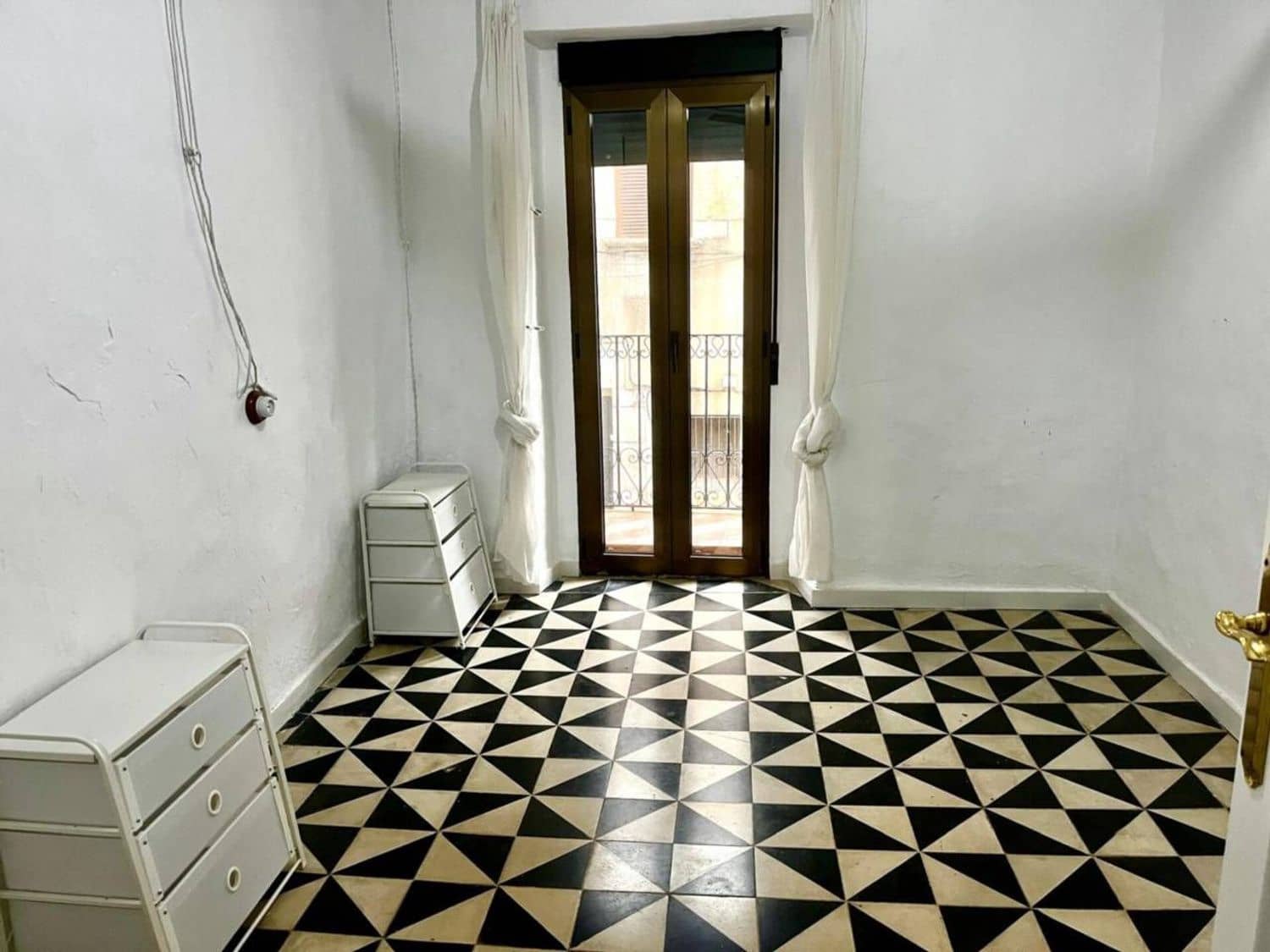 4 soveværelse Villa til salg i Sant Jordi med garage - € 140.000 (Ref: 9568018)