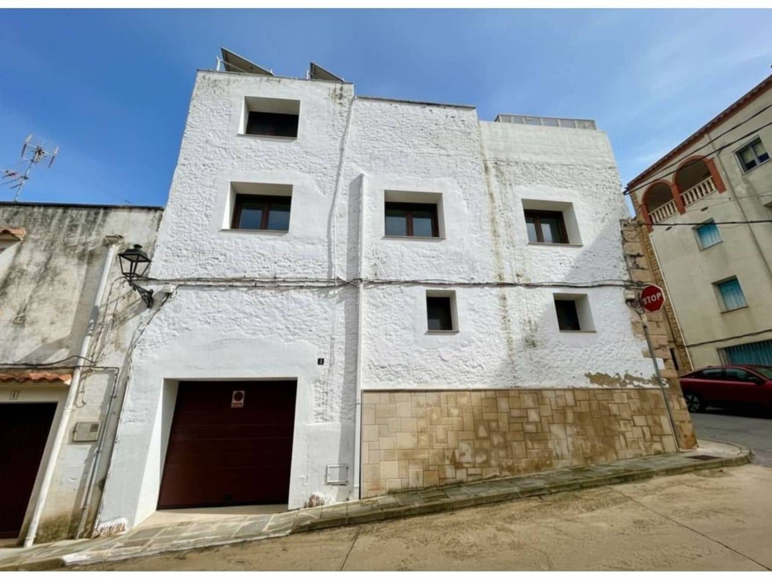 4 bedroom Villa for sale in Sant Jordi with garage - € 140,000 (Ref: 9568018)