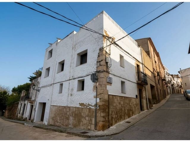 4 bedroom Villa for sale in Sant Jordi with garage - € 140,000 (Ref: 9568018)