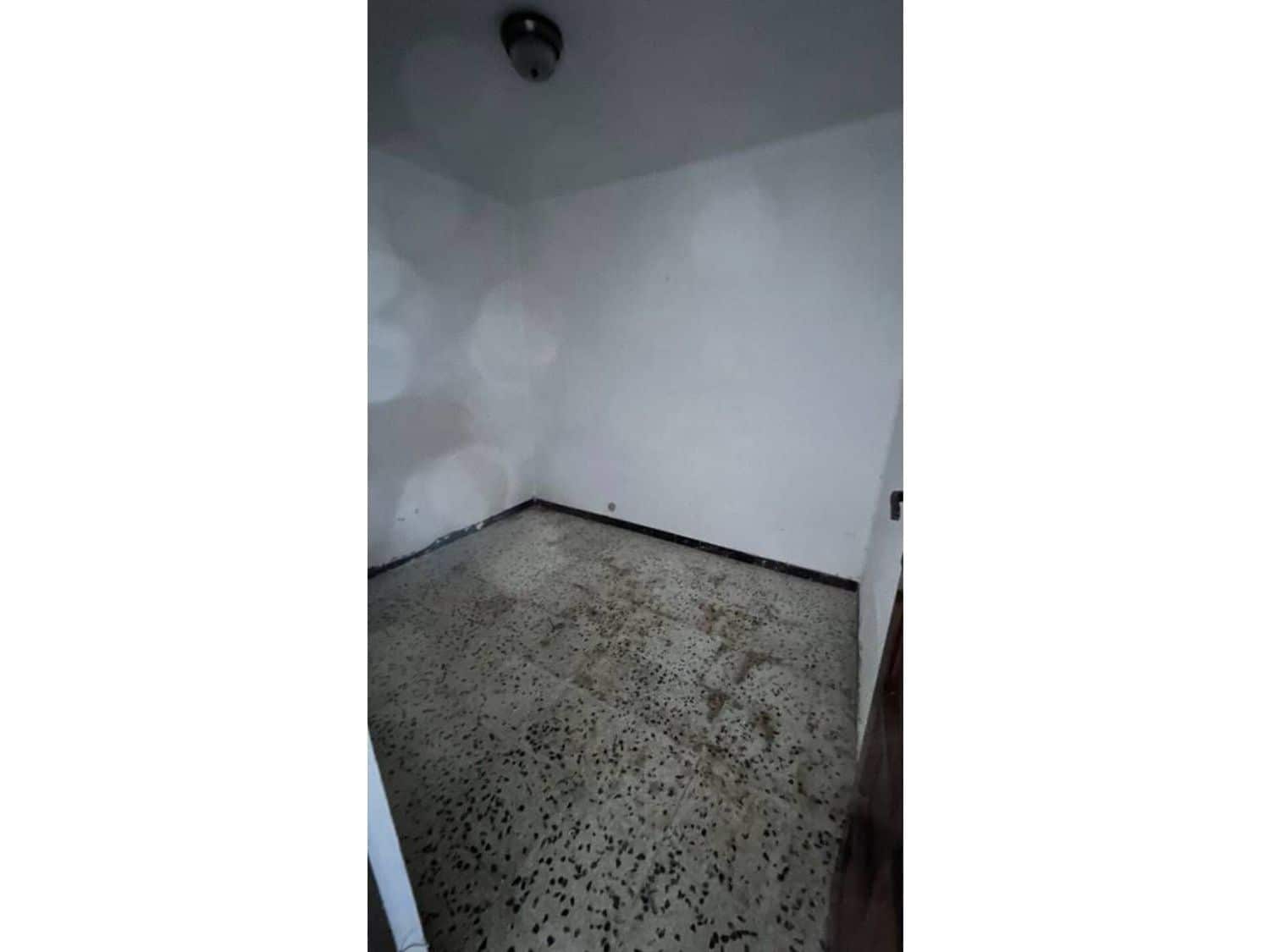 7 soveværelse Villa til salg i Sant Jordi - € 95.000 (Ref: 9607070)