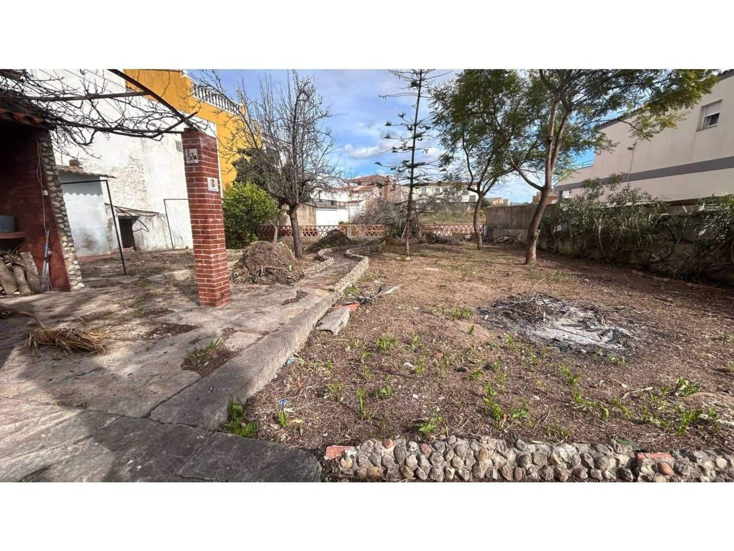 7 soveværelse Villa til salg i Sant Jordi - € 95.000 (Ref: 9607070)