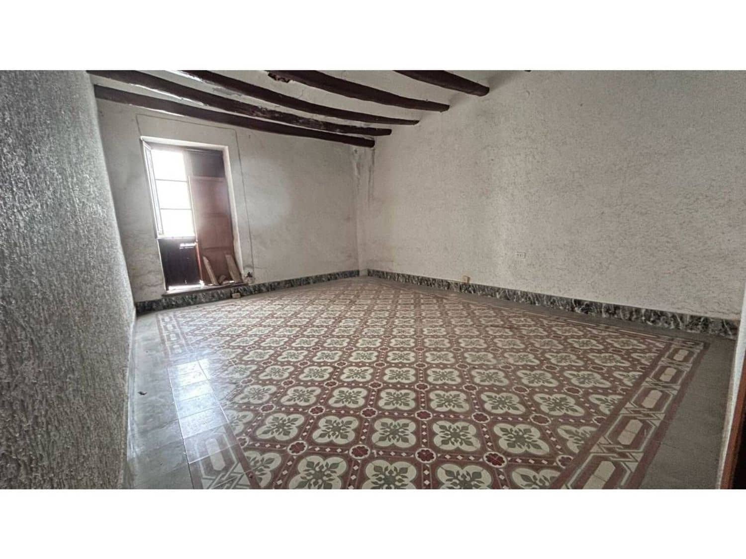 7 soveværelse Villa til salg i Sant Jordi - € 95.000 (Ref: 9607070)