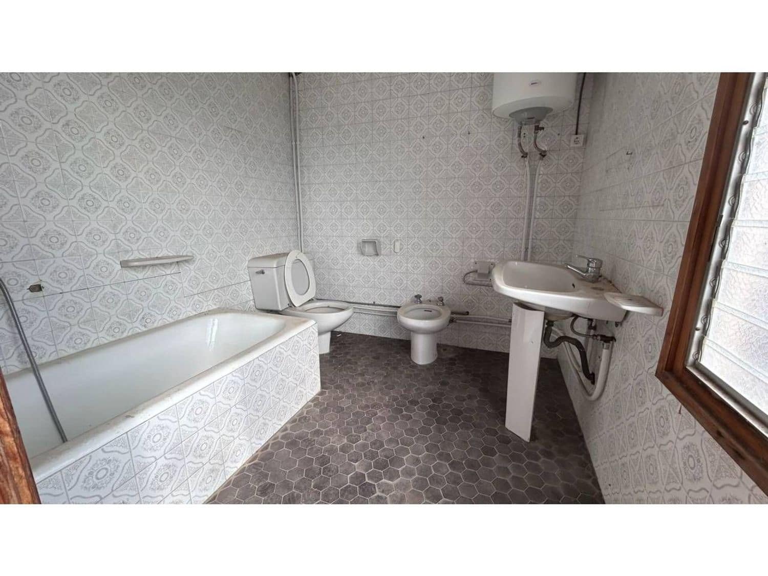 7 soveværelse Villa til salg i Sant Jordi - € 95.000 (Ref: 9607070)