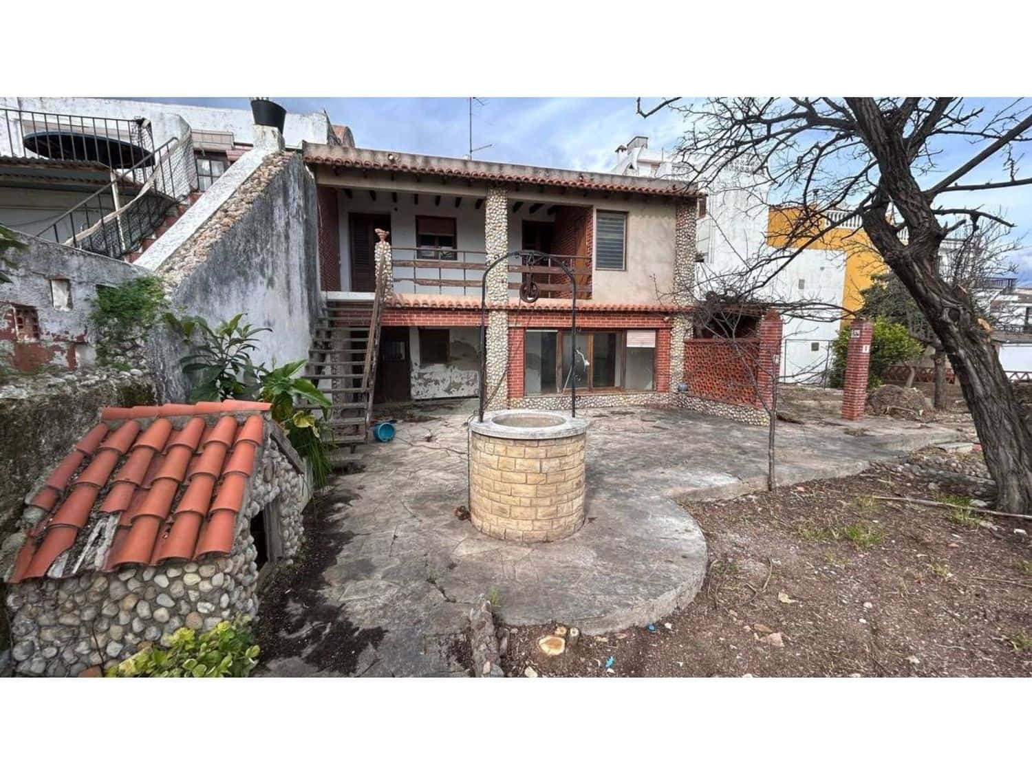 7 soveværelse Villa til salg i Sant Jordi - € 95.000 (Ref: 9607070)