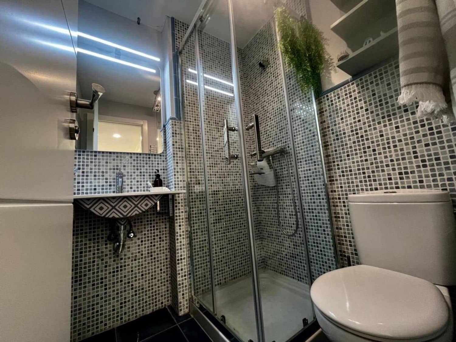 2 bedroom Apartment for sale in Sant Jordi with pool garage - € 159,000 (Ref: 9685912)