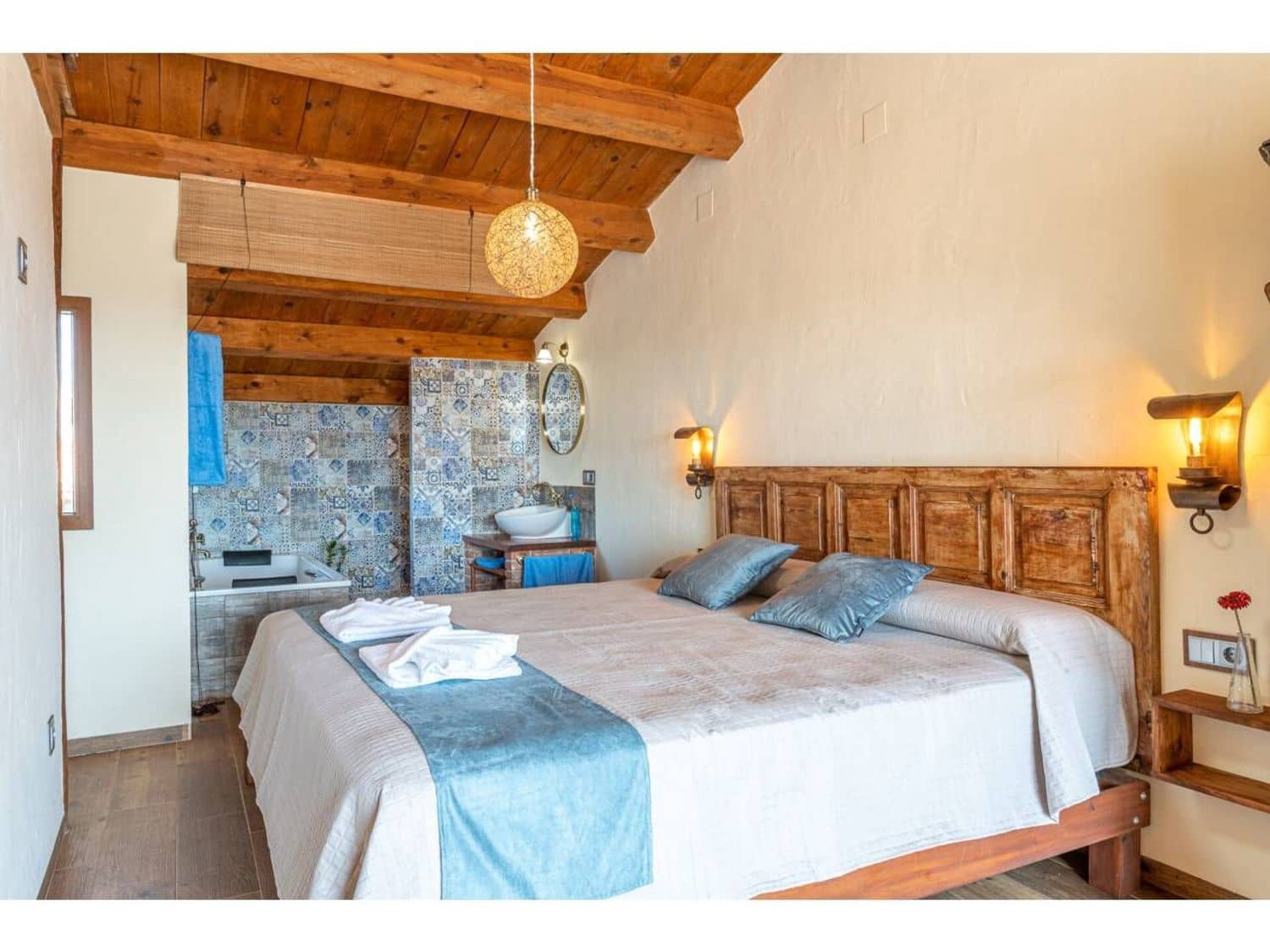 4 bedroom Finca/Country House for sale in Sant Jordi - € 380,000 (Ref: 9714322)