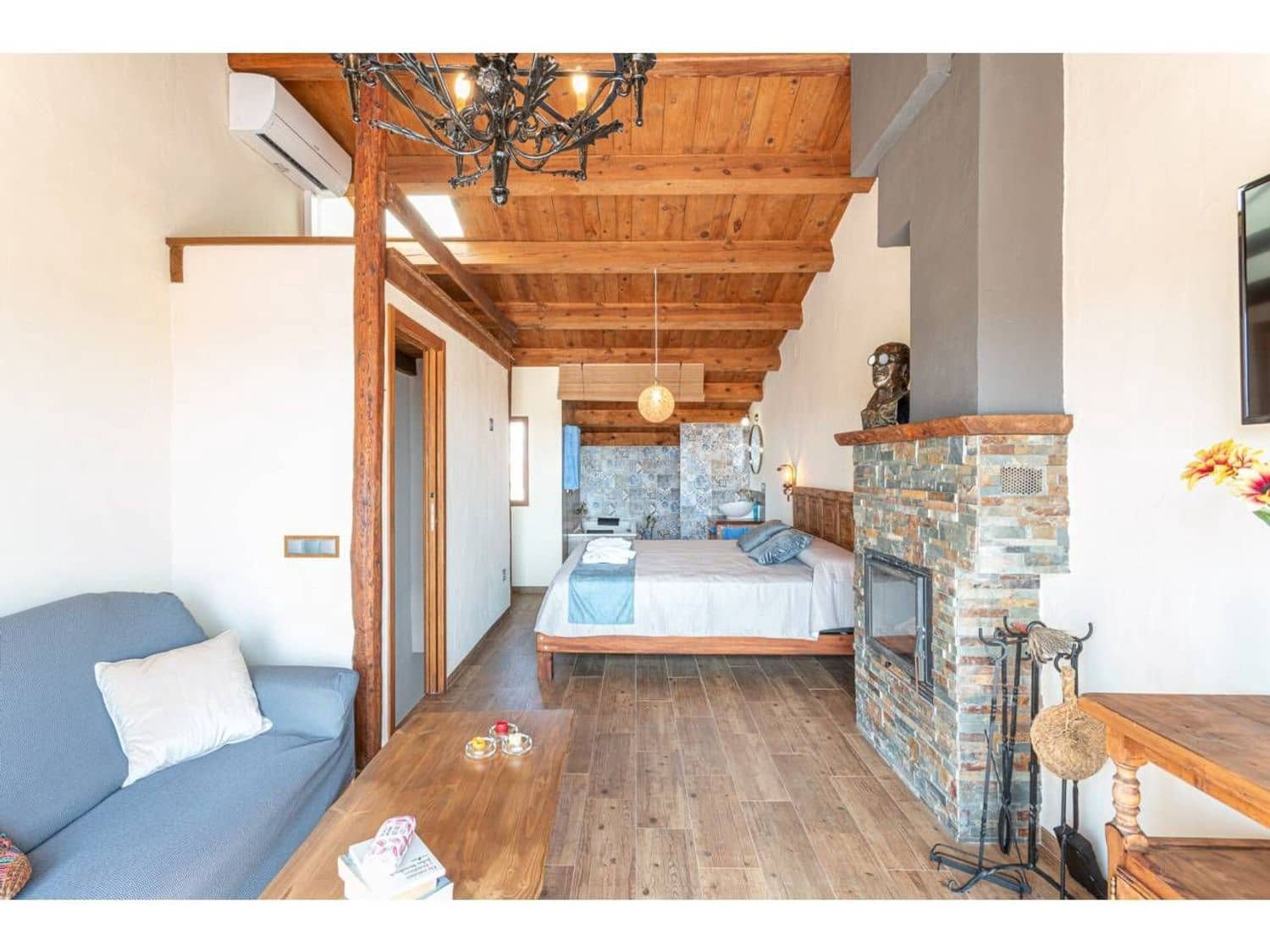 4 bedroom Finca/Country House for sale in Sant Jordi - € 380,000 (Ref: 9714322)