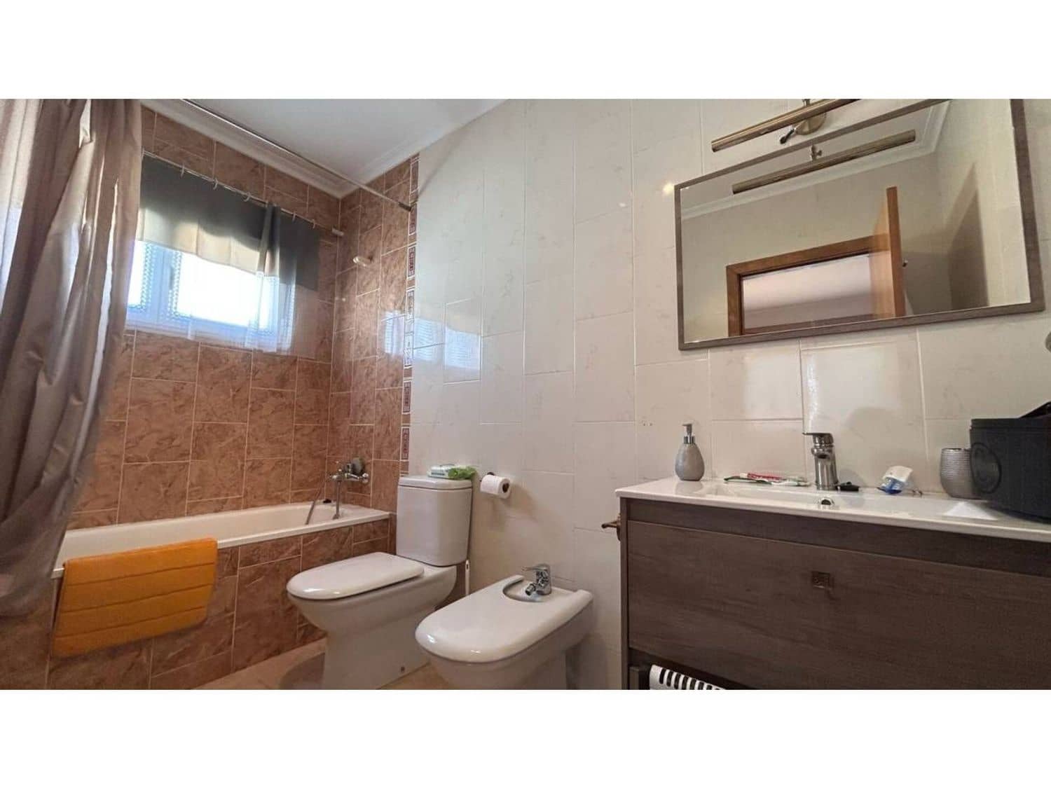 3 bedroom Villa for rent in Sant Jordi with pool garage - € 1,200 (Ref: 9714323)