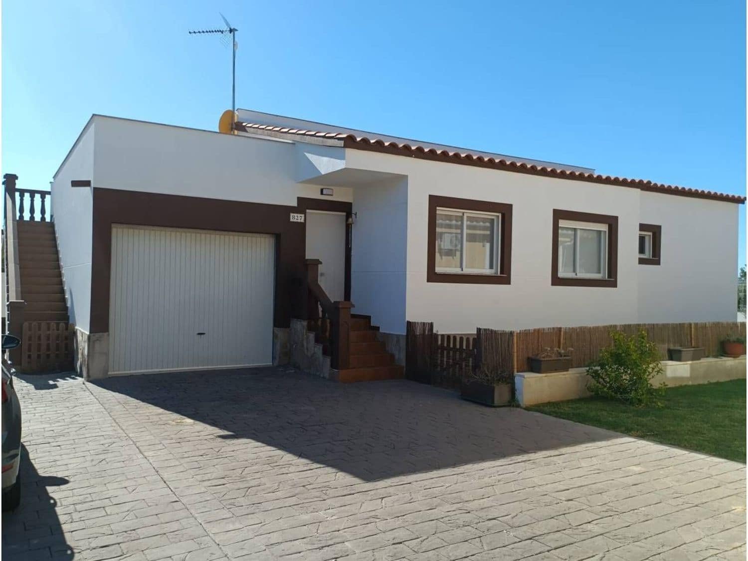 3 bedroom Villa for rent in Sant Jordi with pool garage - € 1,200 (Ref: 9714323)