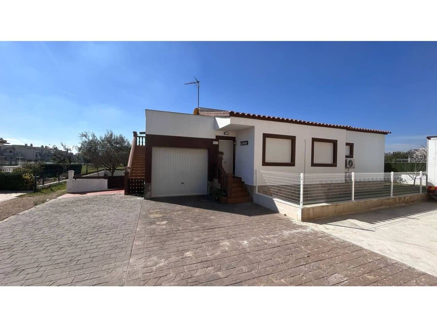 3 bedroom Villa for rent in Sant Jordi with pool garage - € 1,200 (Ref: 9714323)