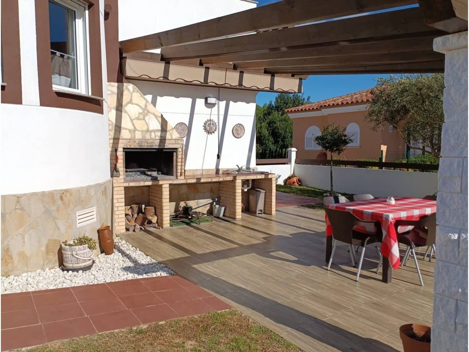 3 bedroom Villa for rent in Sant Jordi with pool garage - € 1,200 (Ref: 9714323)