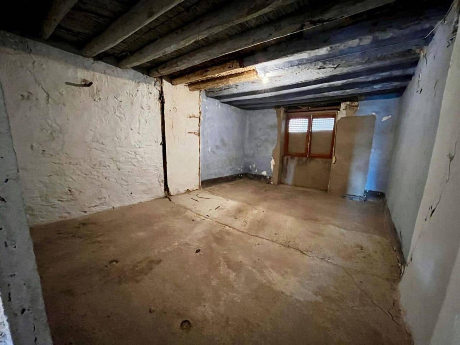 8 bedroom Villa for sale in Sant Jordi - € 95,000 (Ref: 9731569)