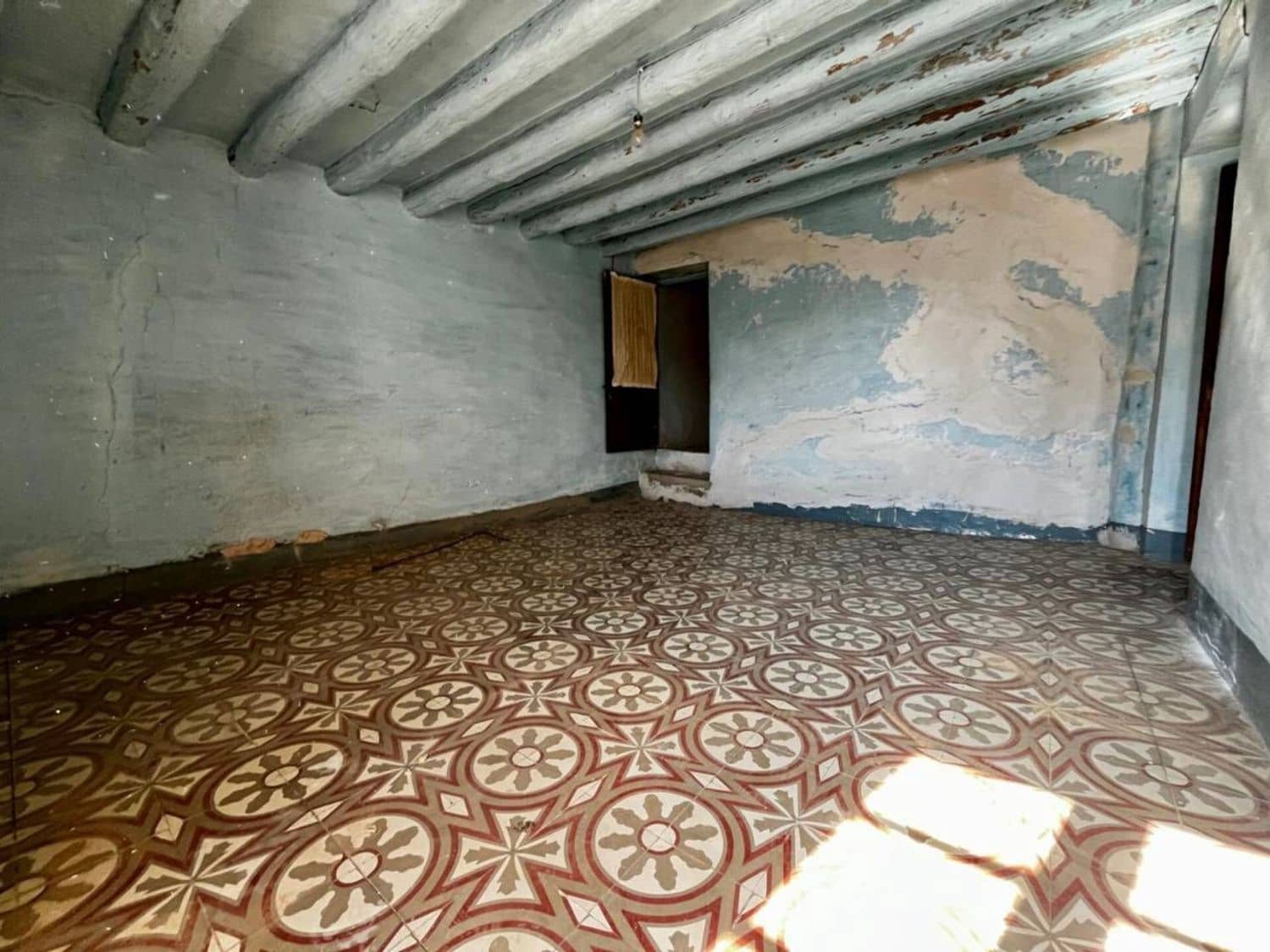 8 bedroom Villa for sale in Sant Jordi - € 95,000 (Ref: 9731569)