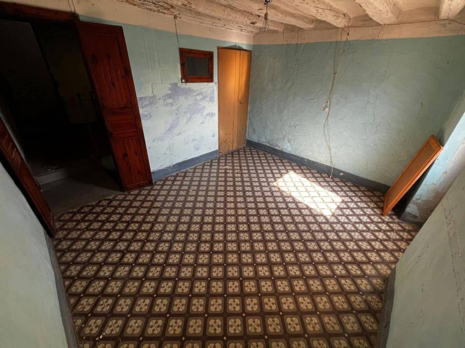 8 bedroom Villa for sale in Sant Jordi - € 95,000 (Ref: 9731569)