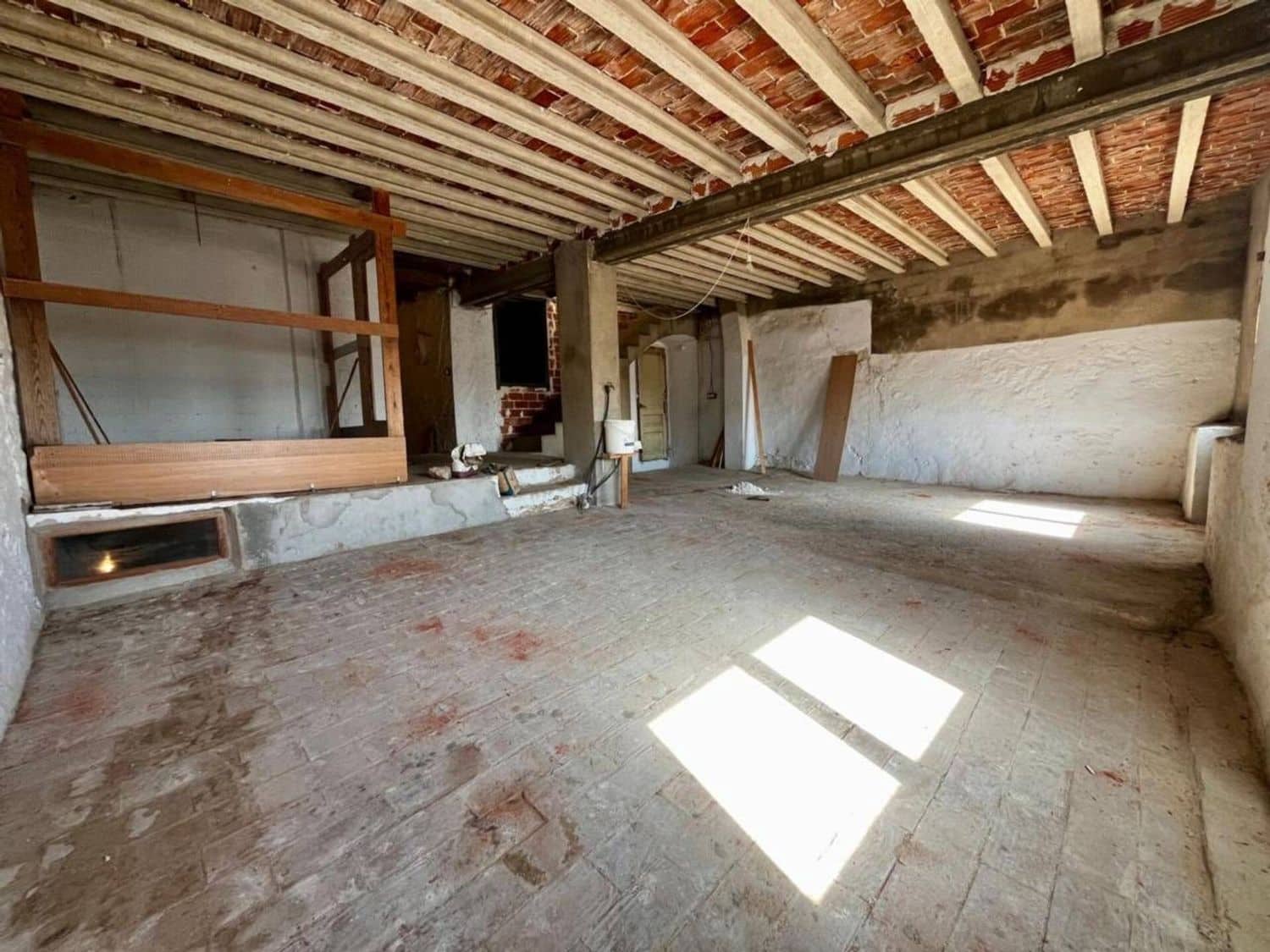 8 bedroom Villa for sale in Sant Jordi - € 95,000 (Ref: 9731569)