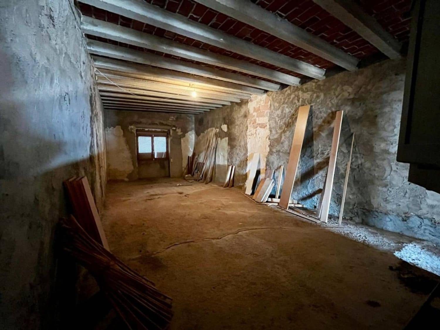 8 bedroom Villa for sale in Sant Jordi - € 95,000 (Ref: 9731569)