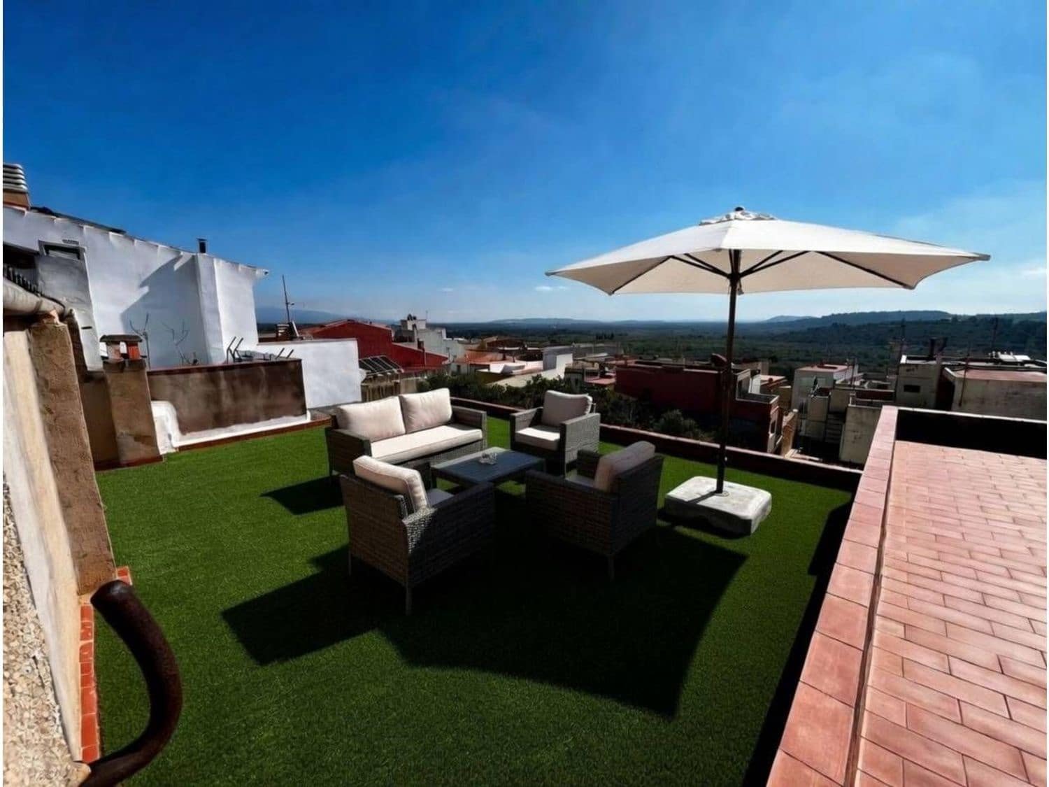 8 bedroom Villa for sale in Sant Jordi - € 95,000 (Ref: 9731569)