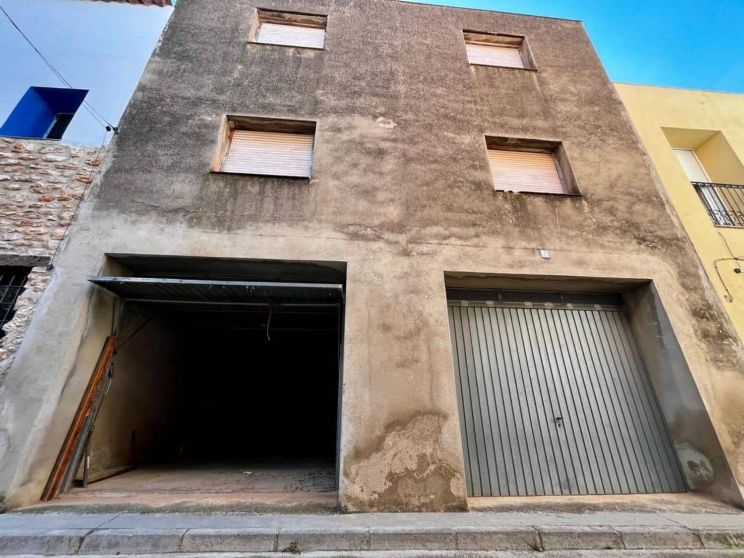 8 bedroom Villa for sale in Sant Jordi - € 95,000 (Ref: 9731569)