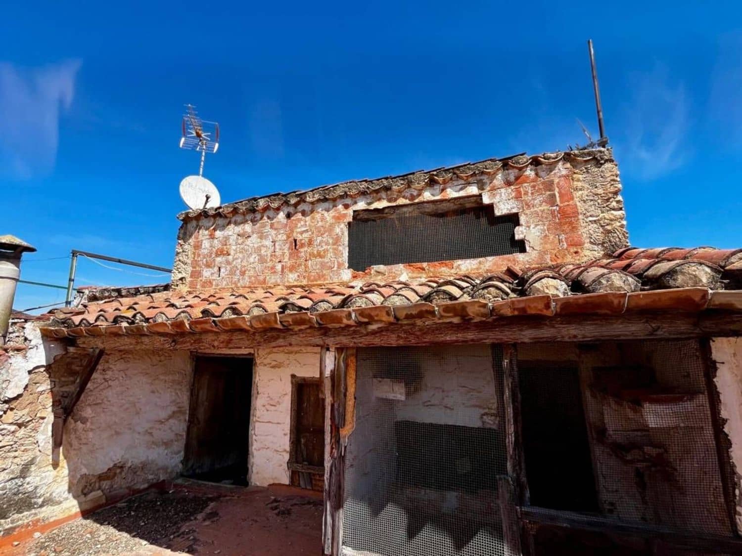 2 bedroom Villa for sale in Ulldecona with garage - € 50,000 (Ref: 9819885)