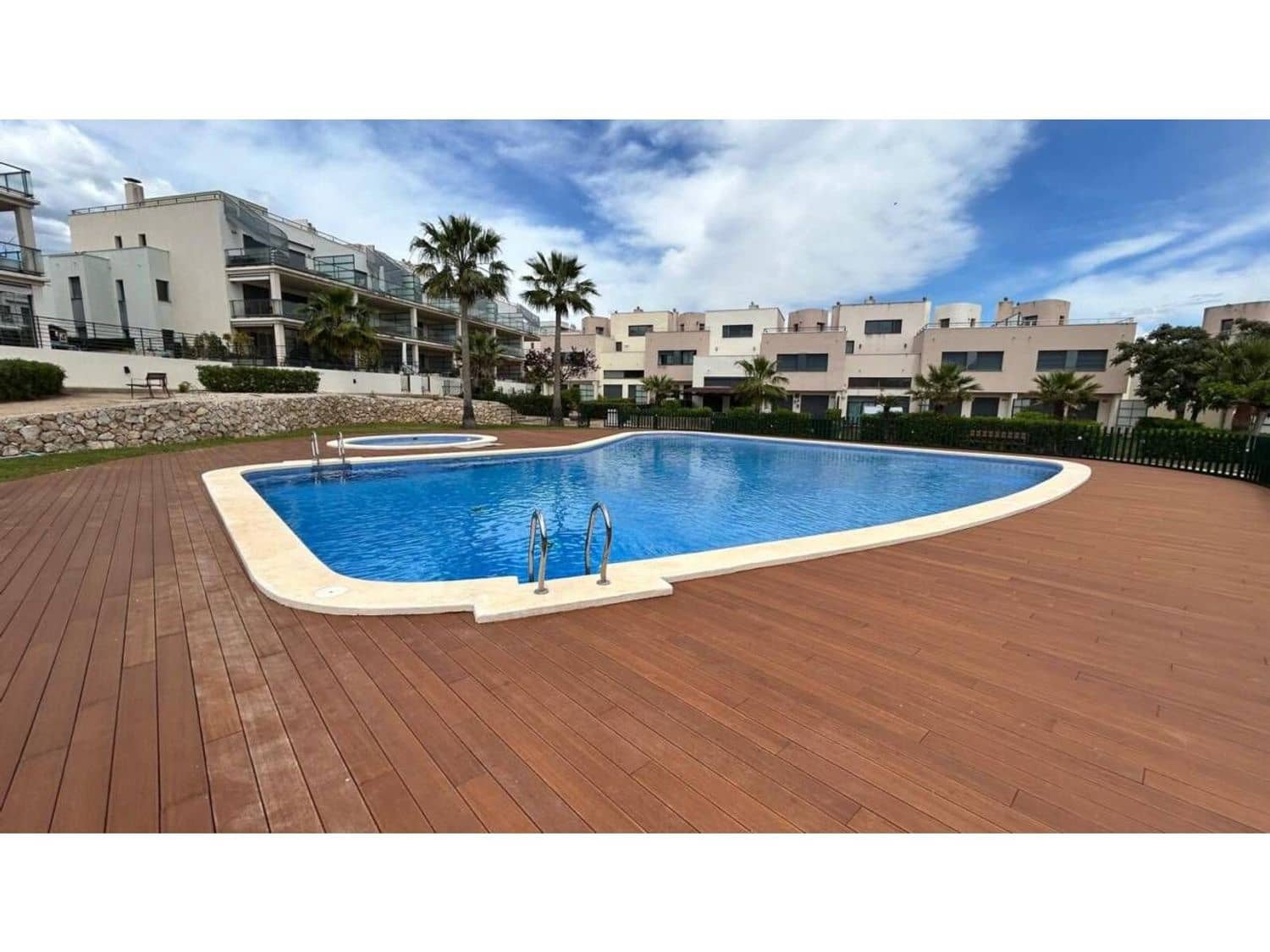 Casa de 3 habitaciones en Sant Jordi en alquiler con piscina garaje - 1.200 € (Ref: 9872935)